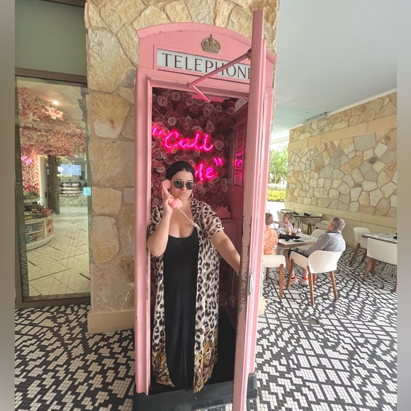 Meet your Posher, Jackie - Picture 3 of 3